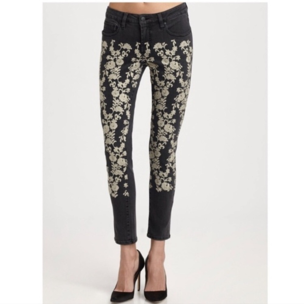 NEW Genetic Denim Embroidered Brooke Crop Jeans 26